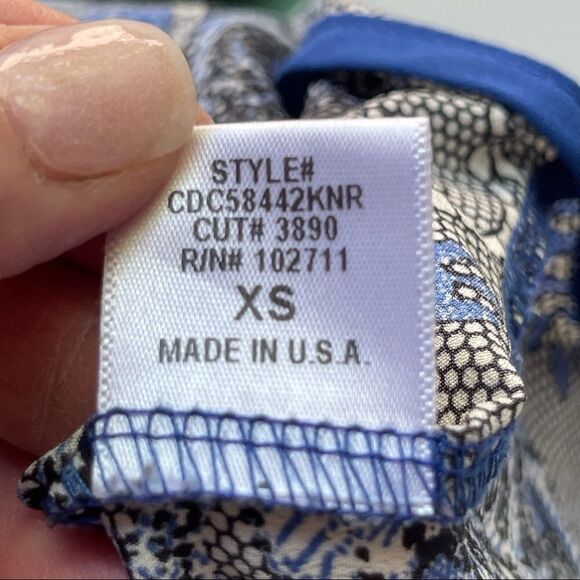 Blue and Green Silky Tank Top with Open Back - XS - Picture 3 of 6